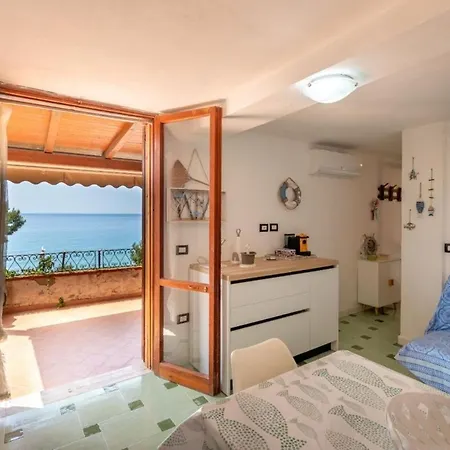펜션 La Casa Sulla Scogliera 산 마우로 실렌토