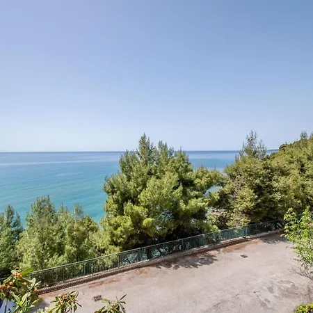 La Casa Sulla Scogliera 펜션 산 마우로 실렌토